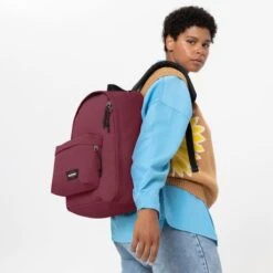 Eastpak Out Of Office Rugzak Bushy Burgundy -Stijlvolle Tassen ek000767 2a9 alt001 uc215053 mhigh