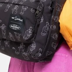 Eastpak Out Of Office Rugzak The Simpsons Black -Stijlvolle Tassen ek000767 7a1 alt013 uc235338 mhigh