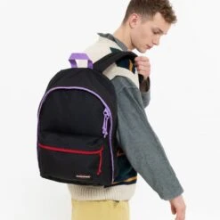 Eastpak Out Of Office Rugzak Kontrast Violet Red -Stijlvolle Tassen ek000767 u66 alt004 uc203340 mlow