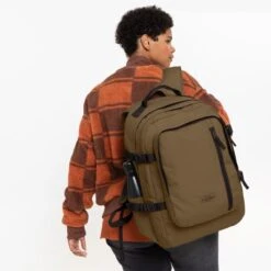Eastpak Volker CS Rugzak Mono Army 15 Eastpak Volker CS Rugzak Mono Army -Stijlvolle Tassen ek0a5bew o30 alt001 uc215827 mhigh