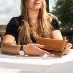 Chesterfield Mirthe RFID Portemonnee Brown -Stijlvolle Tassen leren portemonnee cognac mirthe rfid 1 1