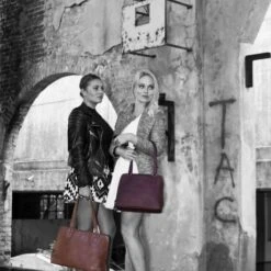 Chesterfield Manon Schoudertas Black -Stijlvolle Tassen leren schoudertas bruin manon 2