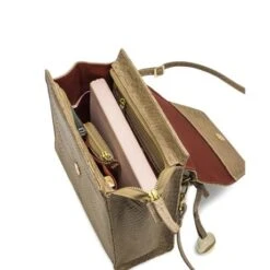MOSZ Handtas Phoebe Jungle Taupe Shiny Light Gold -Stijlvolle Tassen phoebe handbag jungle taupe binnenkant