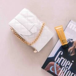 MOSZ Telefoontasje Quilted Off White Light -Stijlvolle Tassen sfeer 14